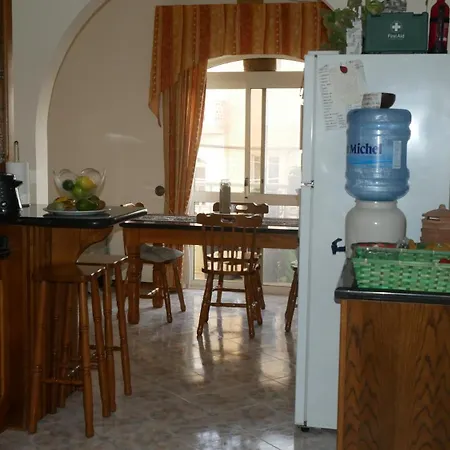 Marsalforn's Cosy Séjour chez l'habitant